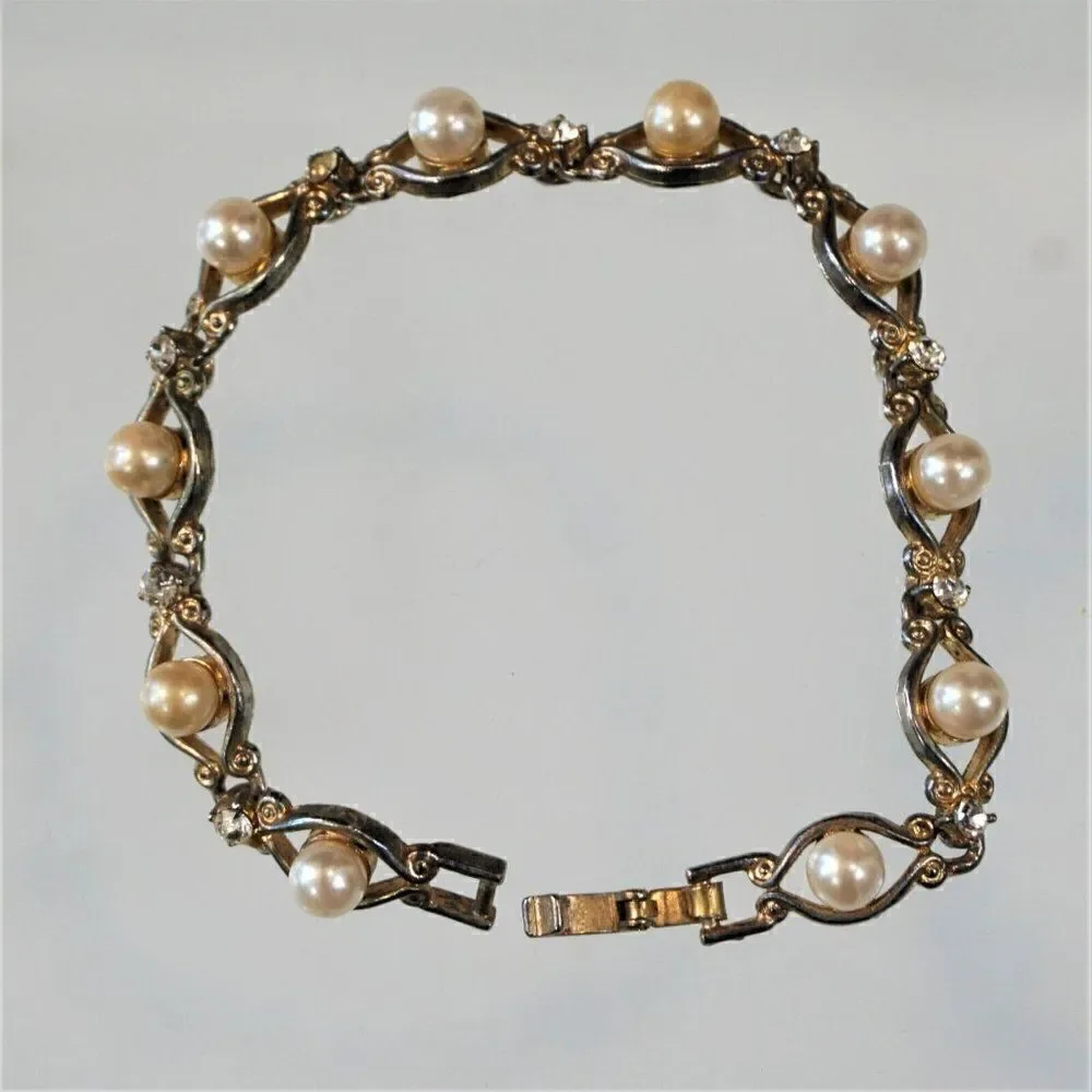 Vintage Faux Pearl Clear Rhinestone Gold Tone Link Bracelet 7 inch